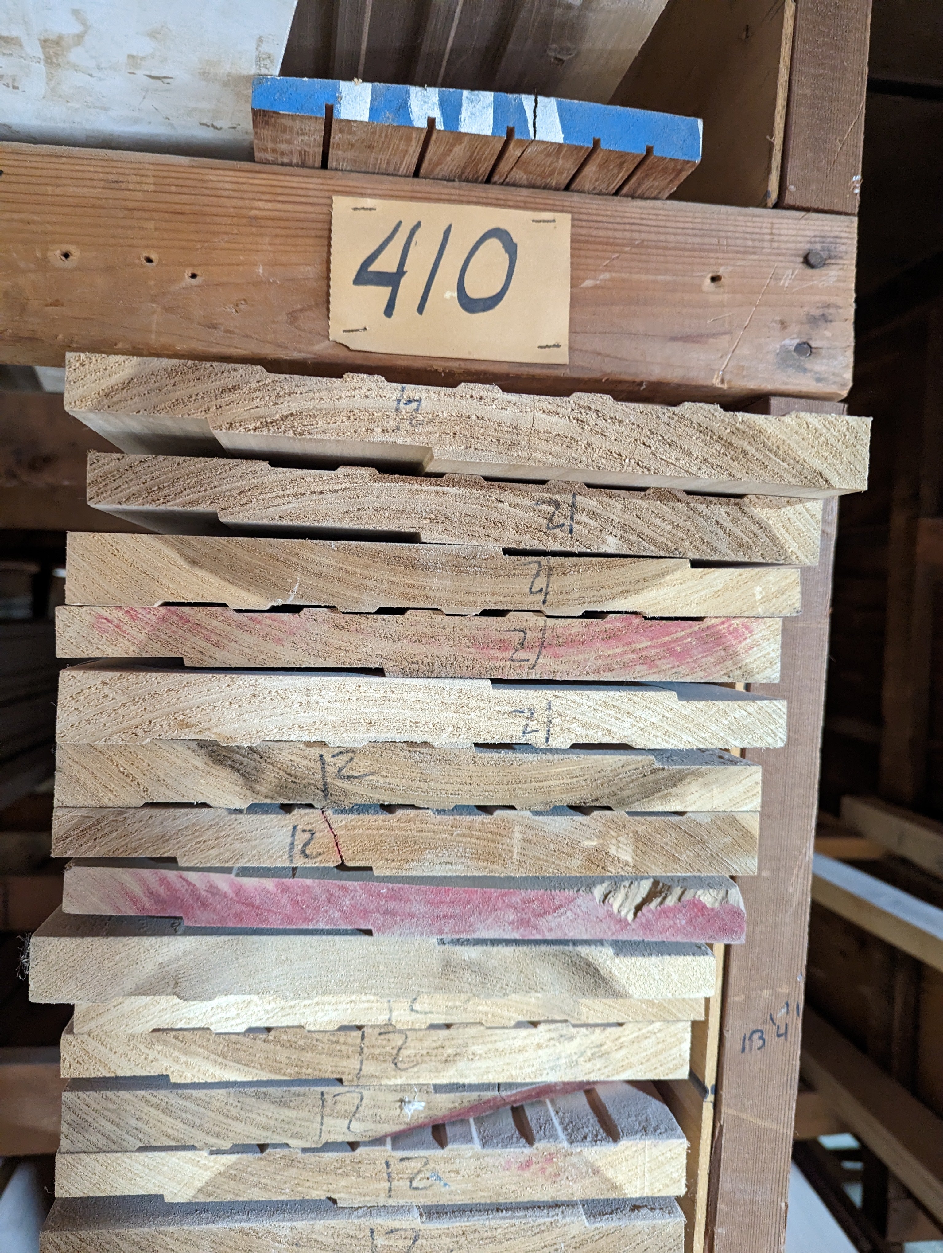 1-1/16"X11-1/4" STEPPED BASE POPLAR